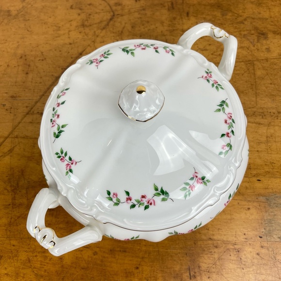 Vintage Crown Bavaria Juliette Covered Round Serving Bowl Handles Gold Trim - Picture 2 of 12